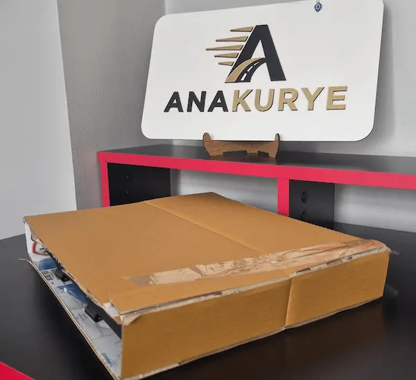 Laptop shipment package prepared by Ana Kurye before FedEx handover