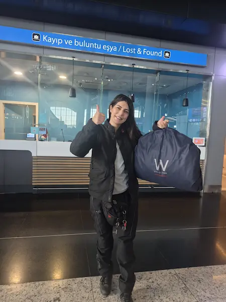 Ana Kurye collecting Tolga Demirci lost goods from Istanbul Airport Lost and Found